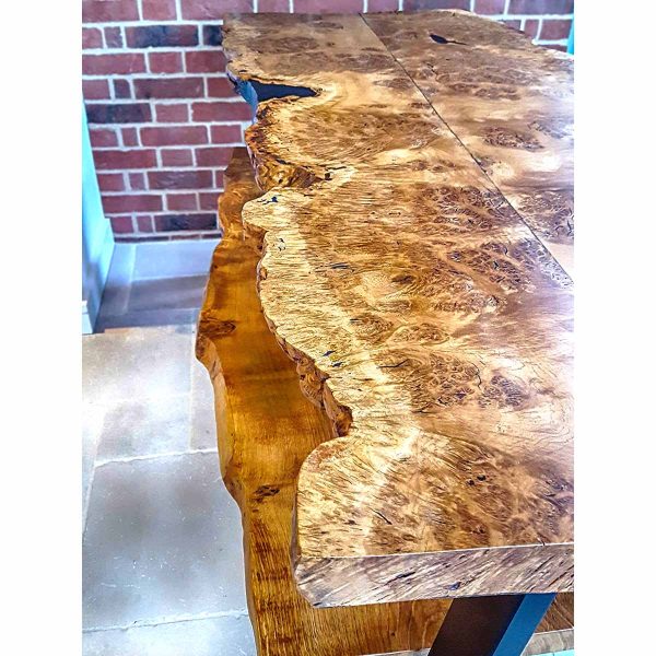 Burr Oak dining table & benches, Hertfordshire